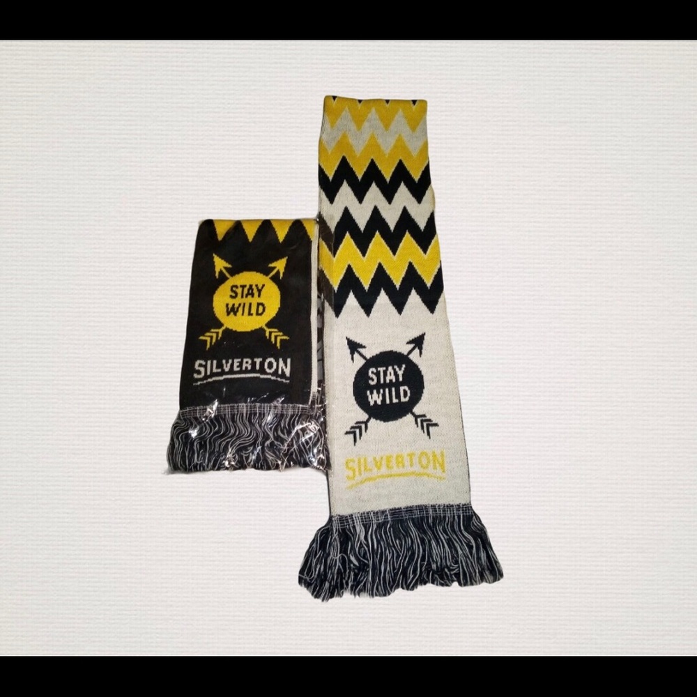 Reversible Fringe Scarves NWOT